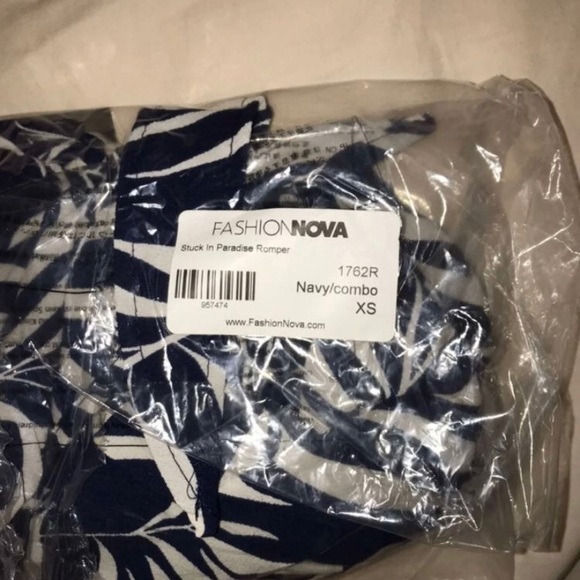 Tropical Vibes Romper - Picture 3 of 3